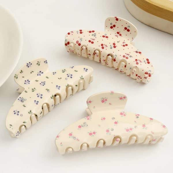 Pince à cheveux crabe avec ressort beige crème à motifs
