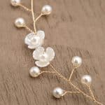 Accessoire-de-Coiffure-Festif-en-Branches-Fleuries-avec-Perles-Nacrees-et-Rubans-galerie-9023-8