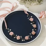 Bandeau-Serre-Tete-Floral-avec-Perles-Nacrees-et-Cristaux-galerie-3659