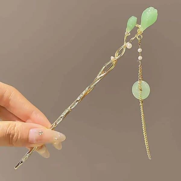 Bâton à cheveux doré avec pendentif rond en jade vert