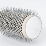 Brosse-ronde-en-ceramique-antistatique-avec-picots-en-nylon-pour-brushing-9458