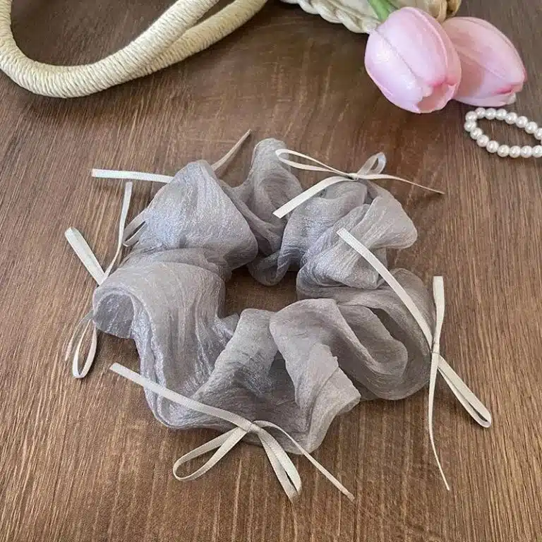 Chouchou coréen en tissu vaporeux orné de rubans décoratifs - Gris