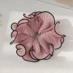 Chouchou-Elastique-pour-Cheveux-avec-Bordure-de-Petale-Contrastee-galerie-8294