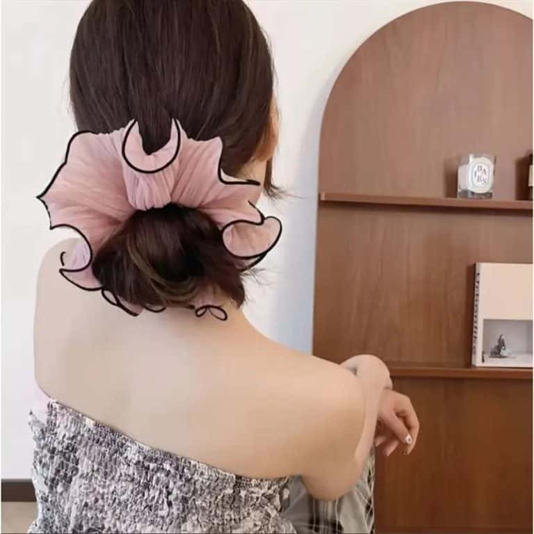 Chouchou-Elastique-pour-Cheveux-avec-Bordure-de-Petale-Contrastee-galerie-9644