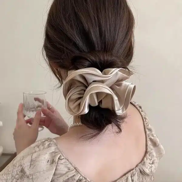 Chouchou avec nœuds volumineux pour cheveux