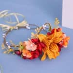 Couronne-Florale-a-Fleurs-Orange-et-Rouge-Bordeaux-avec-Perles-et-Ruban-galerie-1359