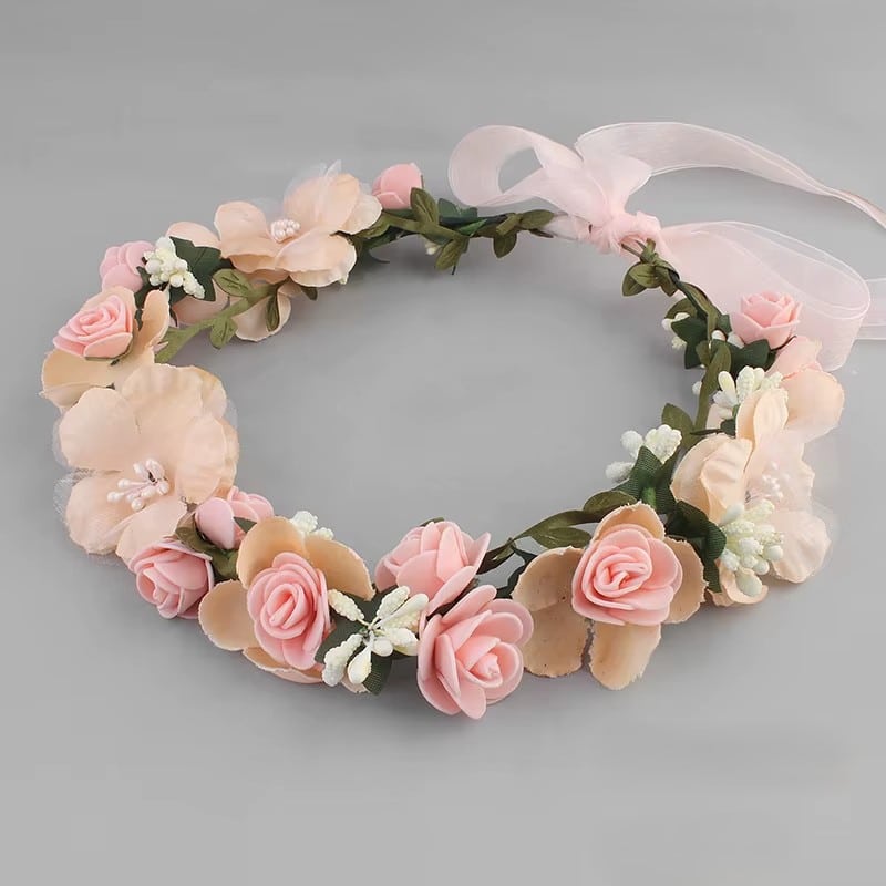 Coroncina floreale per capelli con rose in seta e nastri in organza
