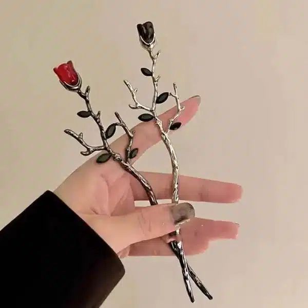 Épingle à cheveux branche de rose avec feuilles émaillées