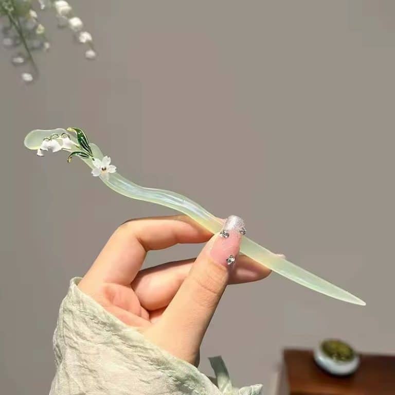 Epingle-a-cheveux-florale-en-resine-nacree-et-doree-1057