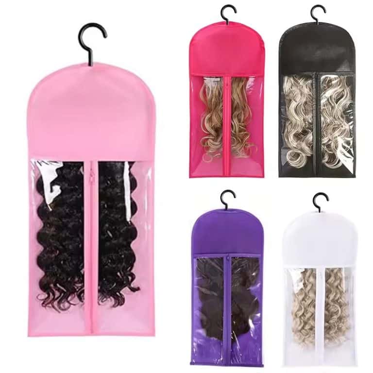 Housse-de-rangement-suspendue-pour-perruques-et-extensions-9196
