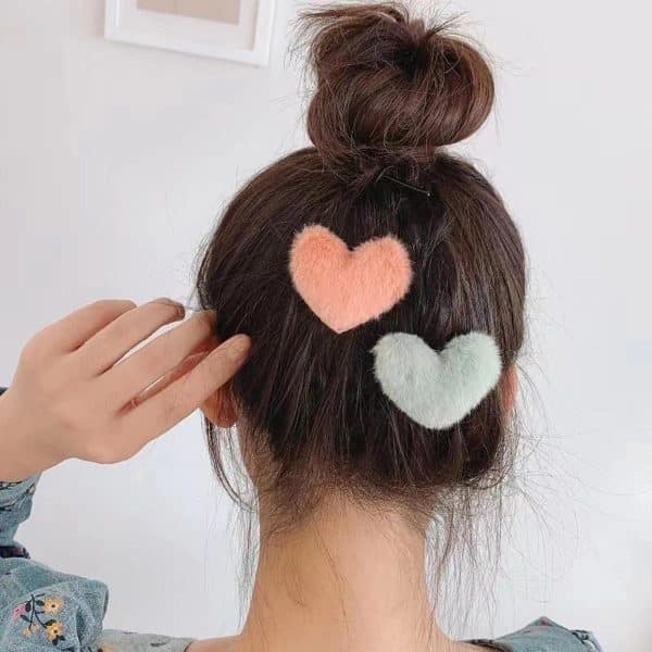 Lot de 10 barrettes en forme de cœur recouvertes de fourrure multicolores