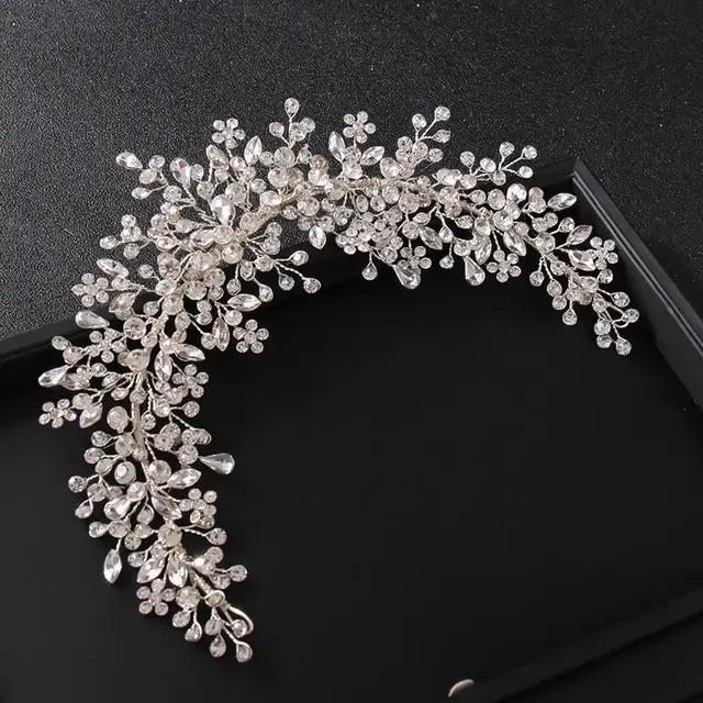 Ornement-Capillaire-Floral-Argente-avec-Cristaux-et-Perles-Nacrees-galerie-1252