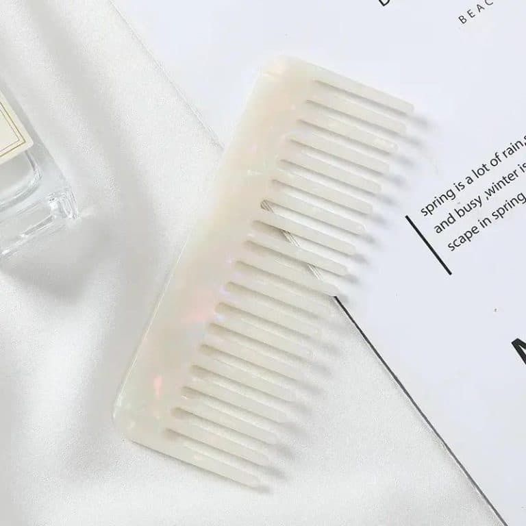Peigne-Antistatique-avec-Dents-Arrondies-et-Motifs-Decoratifs-Varies-galerie-4342