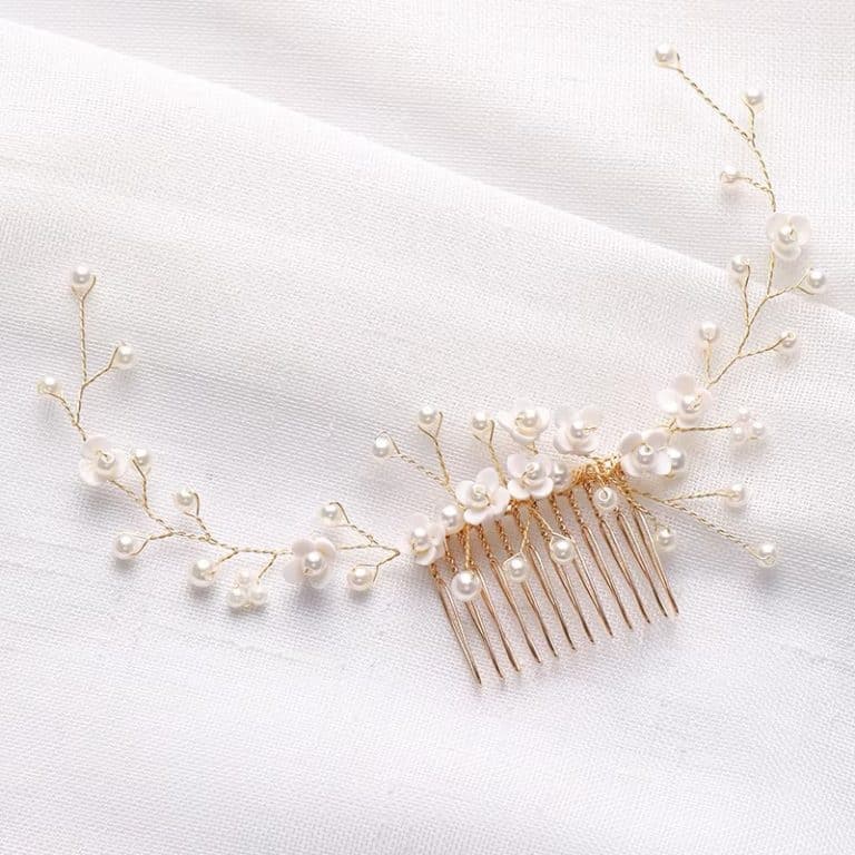 Peigne-a-cheveux-de-mariee-avec-perles-nacrees-et-fleurs-blanches-1582