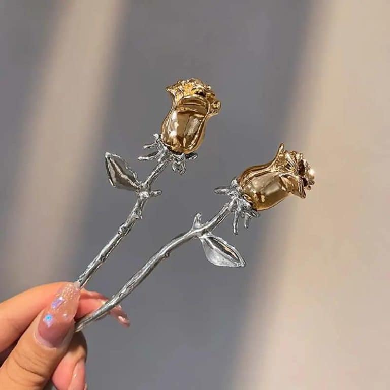 Pic-a-Cheveux-Decoratif-en-Forme-de-Rose-avec-Tige-et-Rose-Sculptee-galerie-4576-1