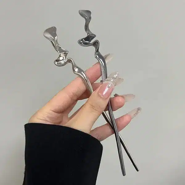 Pic à cheveux en alliage métallique avec design ondulé minimaliste