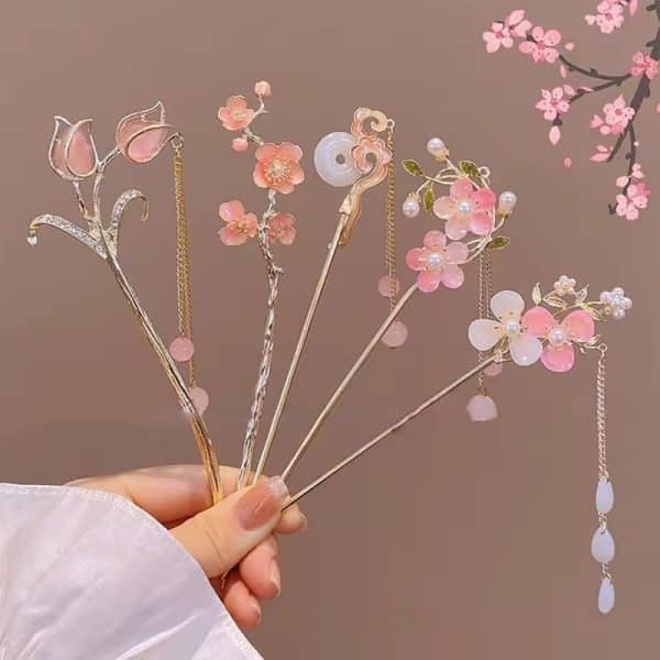 Pic à cheveux de fleurs de cerisiers japonais roses avec strass et perles