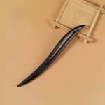 Pic-a-cheveux-en-bois-noir-de-style-asiatique-avec-extremite-sculptee-5542
