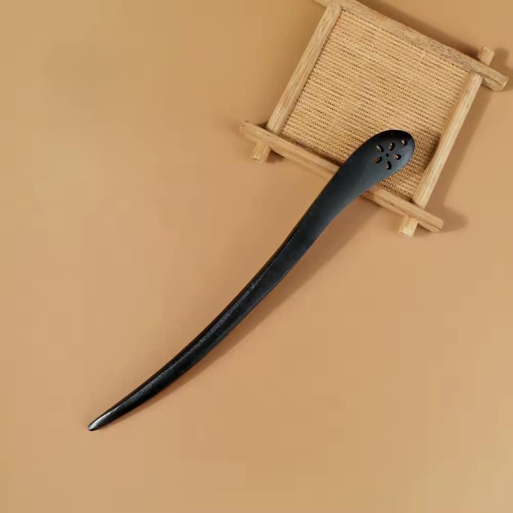 Forcina per capelli in legno nero in stile asiatico con estremità scolpita