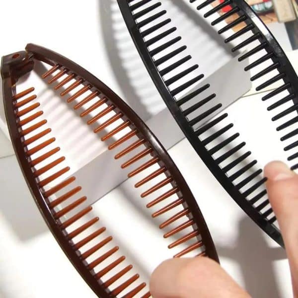 Pince à cheveux courbée avec design tressé