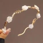 Serre-tete-Floral-Rouge-et-Blanc-en-Metal-Dore-avec-Perles-Nacrees-galerie-8626