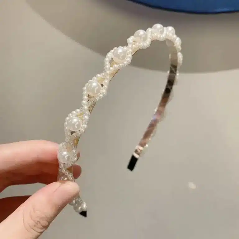 Serre-tête en forme d'arceau incurvé orné de perles nacrées - Perles Groupées par Bouquets