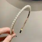 Serre-tête en forme d'arceau incurvé orné de perles nacrées - Perles Moyennes Uniformes