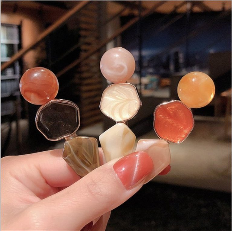 Barrette-ornementale-avec-resine-marbree-et-perle-picture-6