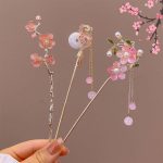 Epingle-a-cheveux-japonaise-fleurie-avec-chainette-pendante-et-perles-decoratives-picture-3