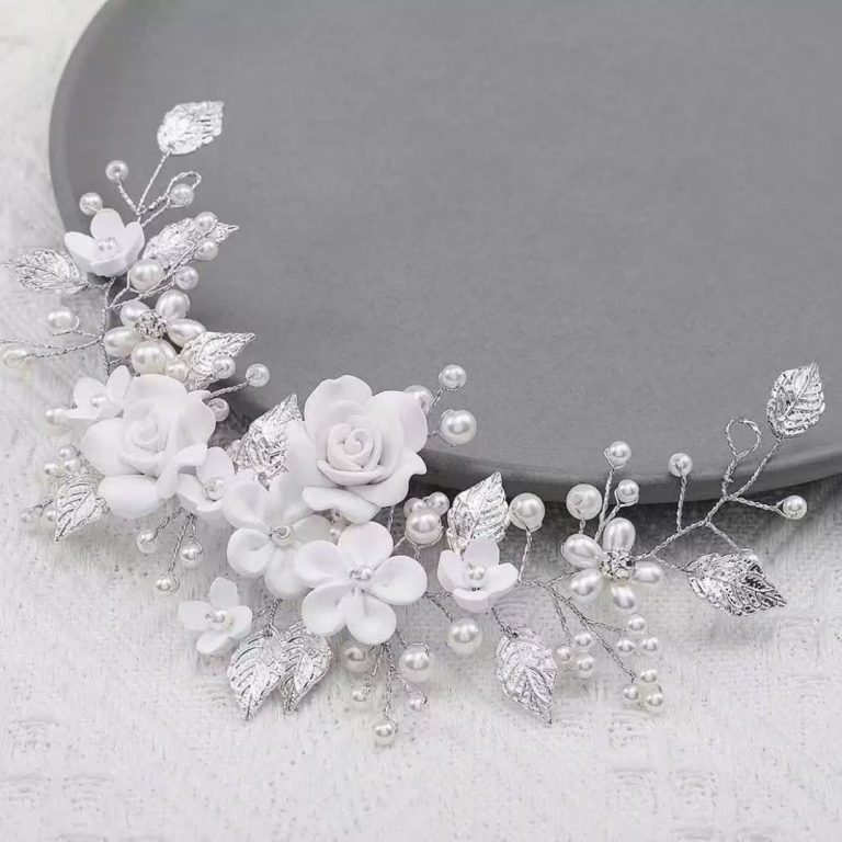 Ornement-floral-pour-coiffure-de-mariage-avec-couronne-de-fleurs-blanches-et-perles-nacrees-picture-3