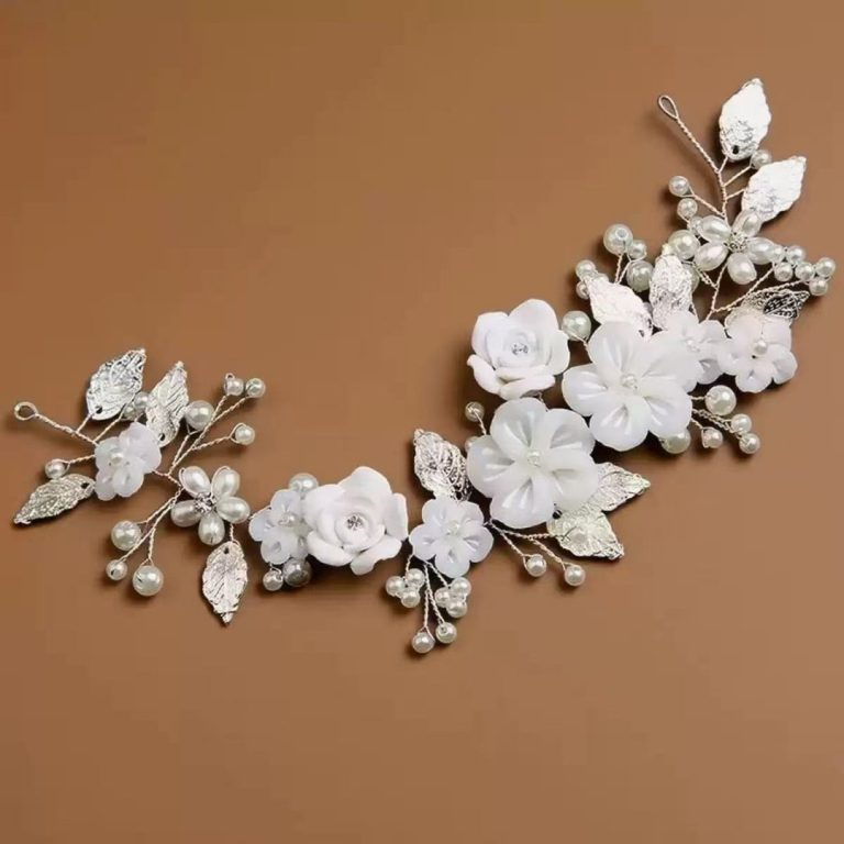Ornement-floral-pour-coiffure-de-mariage-avec-couronne-de-fleurs-blanches-et-perles-nacrees-picture-5