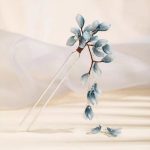 Pic-a-cheveux-decoratif-en-bois-avec-fleurs-et-pendentifs-picture-12