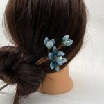 Pic-a-cheveux-decoratif-en-bois-avec-fleurs-et-pendentifs-picture-17