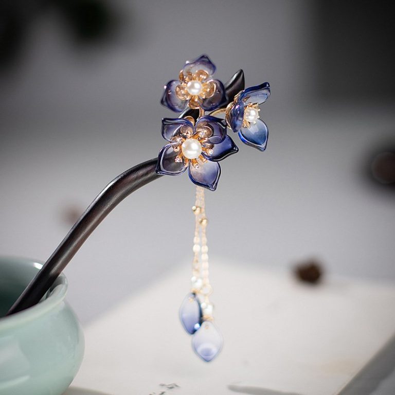 Pic-a-cheveux-decoratif-en-bois-avec-fleurs-et-pendentifs-picture-5