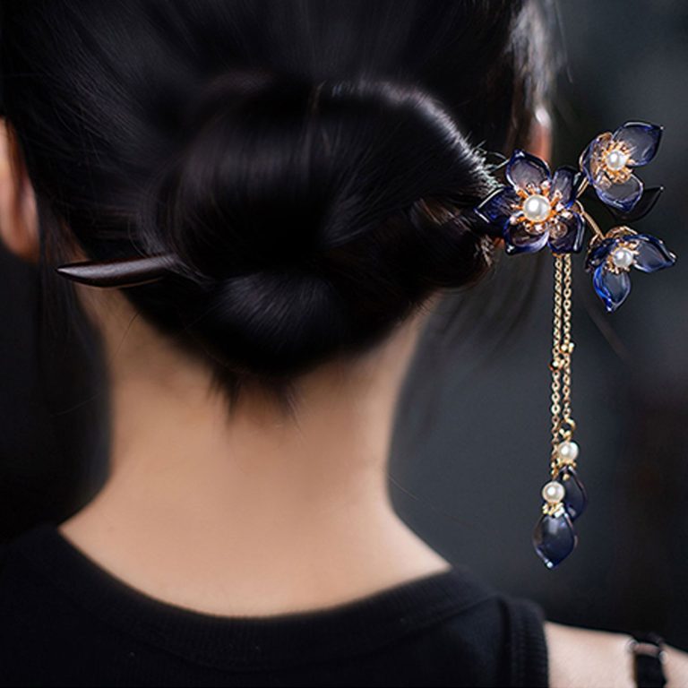 Pic-a-cheveux-decoratif-en-bois-avec-fleurs-et-pendentifs-picture-6