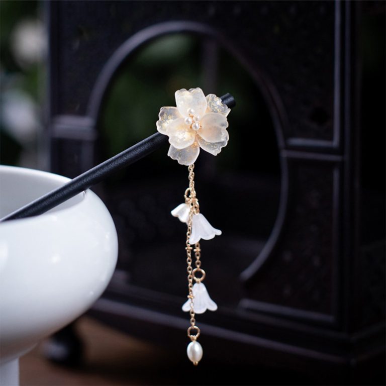 Pic-a-cheveux-decoratif-en-bois-avec-fleurs-et-pendentifs-picture-7