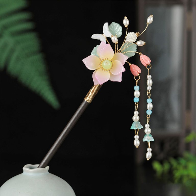 Pic-a-cheveux-decoratif-en-bois-avec-fleurs-et-pendentifs-picture-8