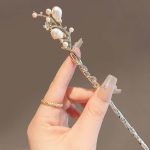 Pic-a-cheveux-en-alliage-dore-orne-de-perles-nacrees-et-strass-motif-floral-picture-1