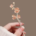 Pic-a-cheveux-floral-argente-avec-branche-ornee-de-fleurs-en-email-et-perles-picture-1