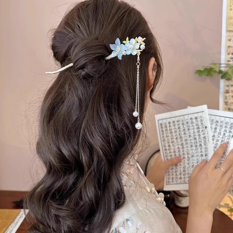Pic-a-cheveux-floral-argente-avec-branche-ornee-de-fleurs-en-email-et-perles-picture-5
