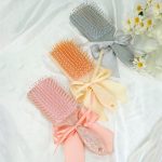 Brosse-a-coussin-dair-avec-nud-satin-picture-1