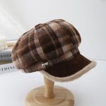 Casquette-gavroche-a-fausse-fourrure-picture-1