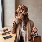 Chapeau-bob-en-fausse-fourrure-ambiance-9894