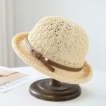 Chapeau-cloche-ajoure-bord-roulotte-picture-4