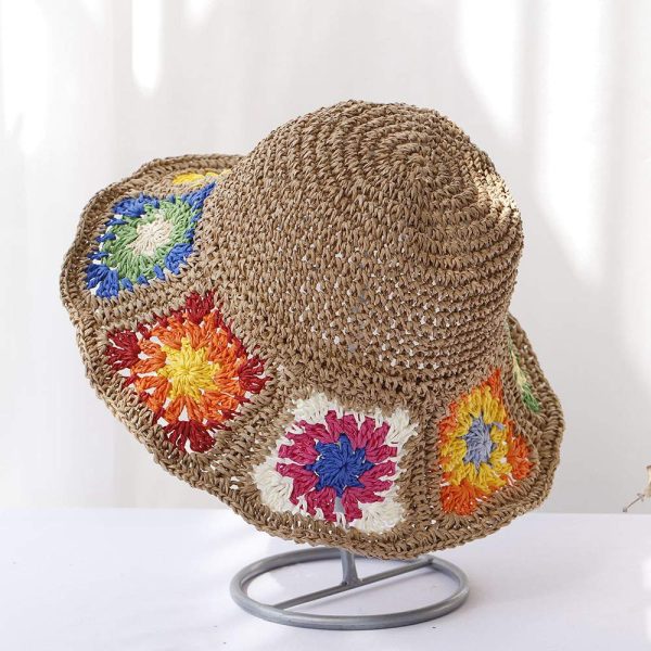 Chapeau de paille à carrés fleuris