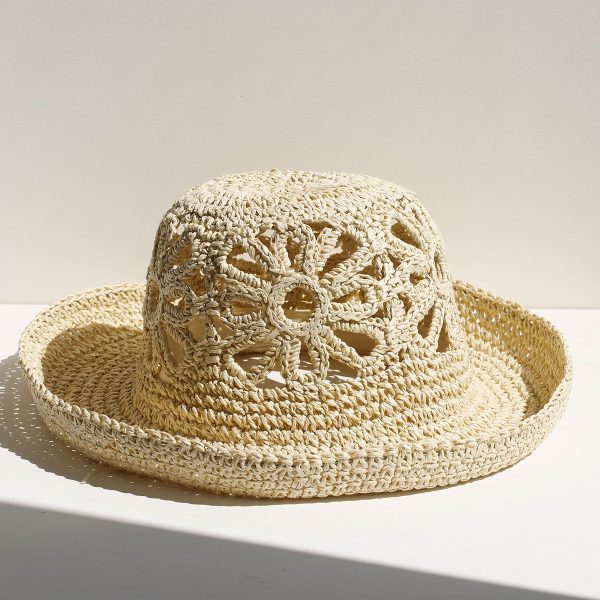 Chapeau de paille ajouré à fleurs
