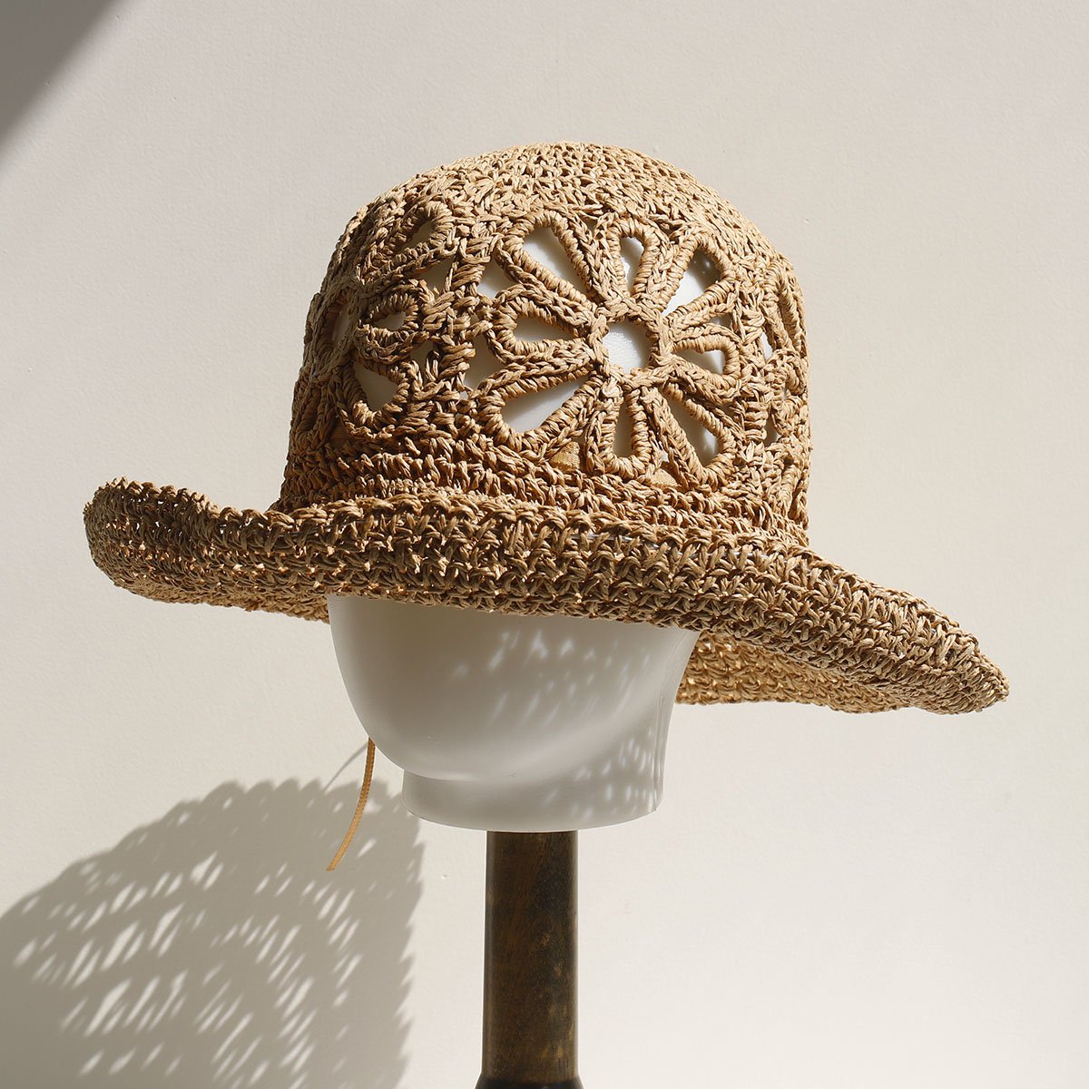 Chapeau-de-paille-ajoure-a-fleurs-picture-4