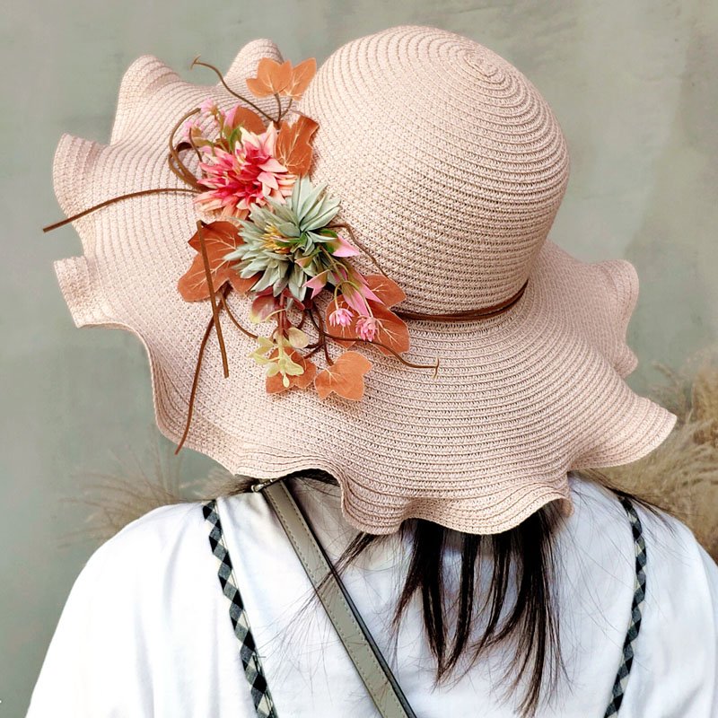 Chapeau-de-paille-orne-de-fleurs-picture-1