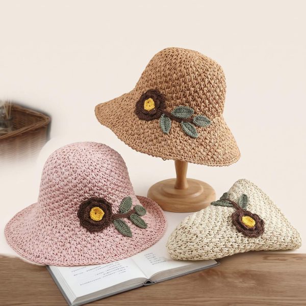 Chapeau de soleil à fleur crochetée