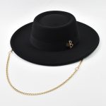 Chapeau-femme-a-chaine-doree-picture-1